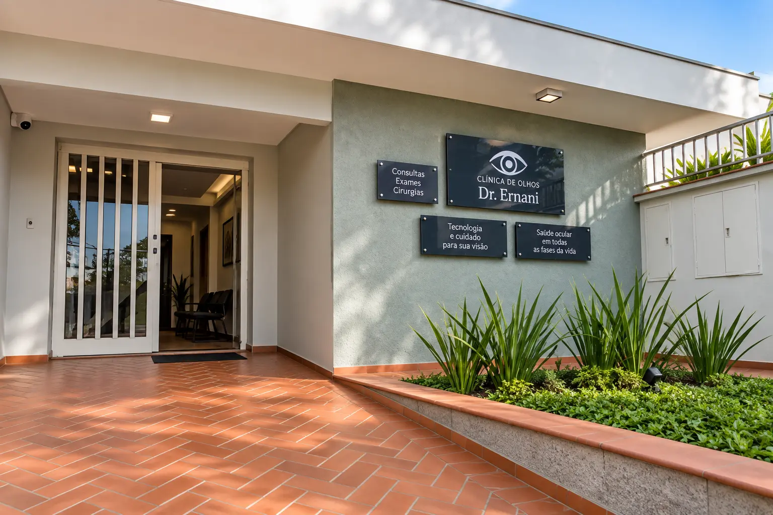 Entrada da unidade da Clínica Dr. Ernani